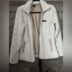 Patagonia Sherpa Teddy zipper jacket in cream color size M